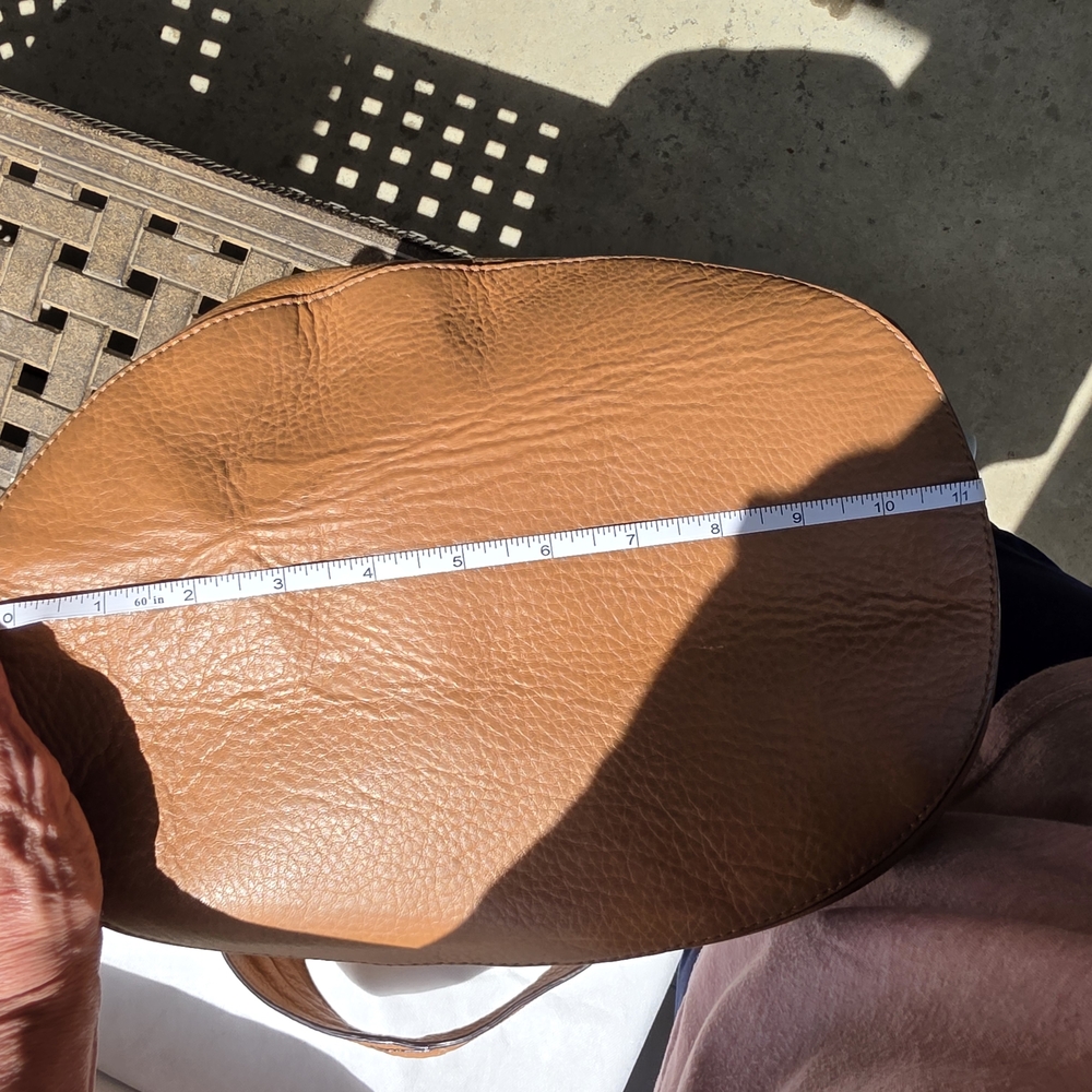 Tory Burch Tan Hobo Bag - Picture 4 of 16